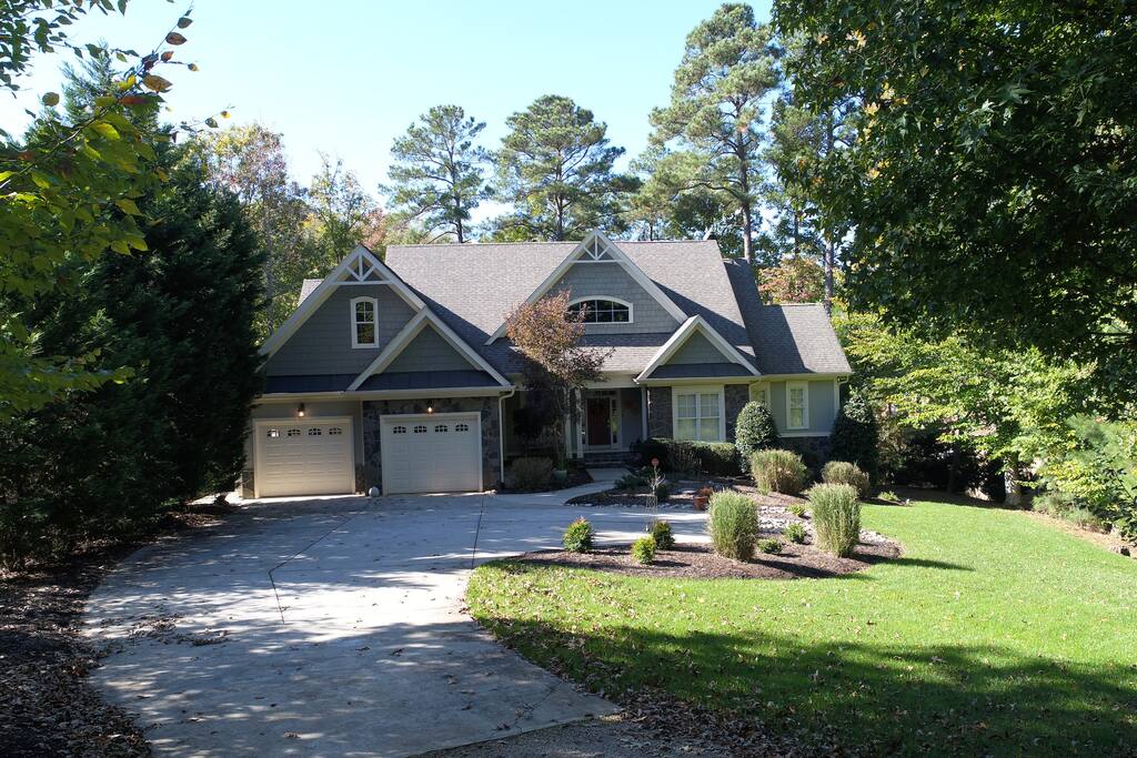 Macon Memories front house view