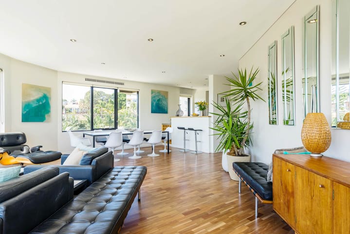 Sydney: Darling Point Penthouse gallery image 4