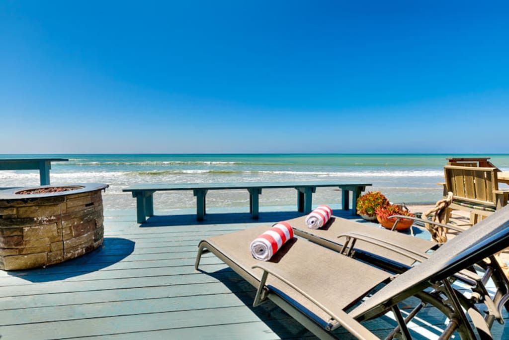 Ocean front deck with lots of seating