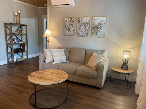The Downtown Duplex-Unit 1 located in Oneonta, AL
