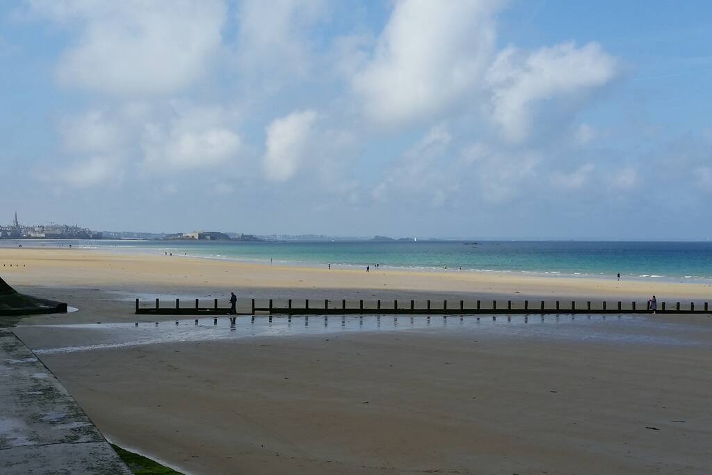 La plage du Sillon à 200 m