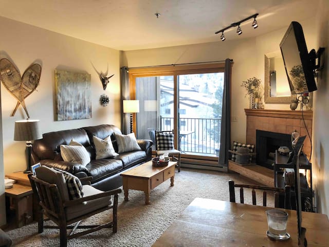 Cute and Cozy Slopeside Studio