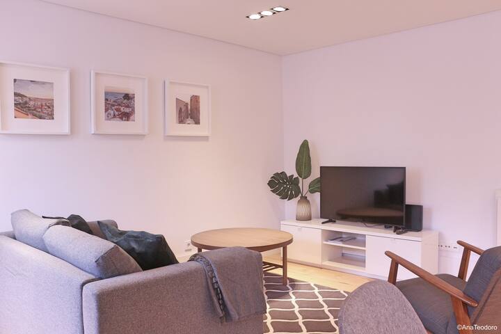 Amazing, Spacious 2 Bed Apt, Great View & Location