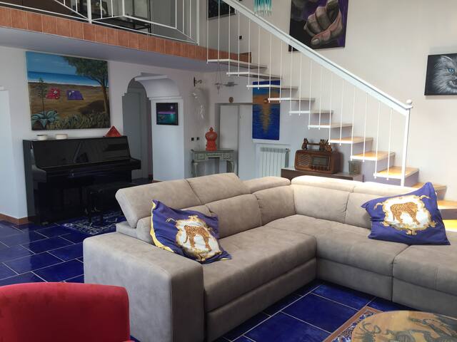 Attico Blu gallery image 3