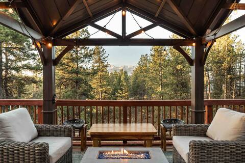 Mountain View, Hot tub, 3 acres, Sleeps 10