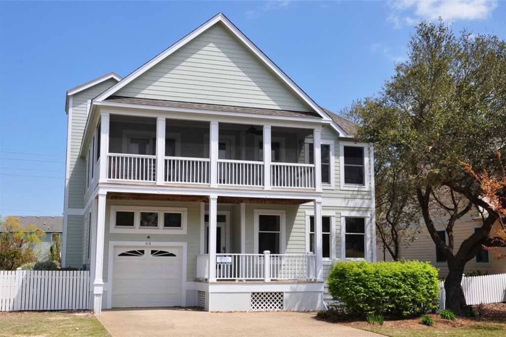HK12: At Whitts End | Front Exterior