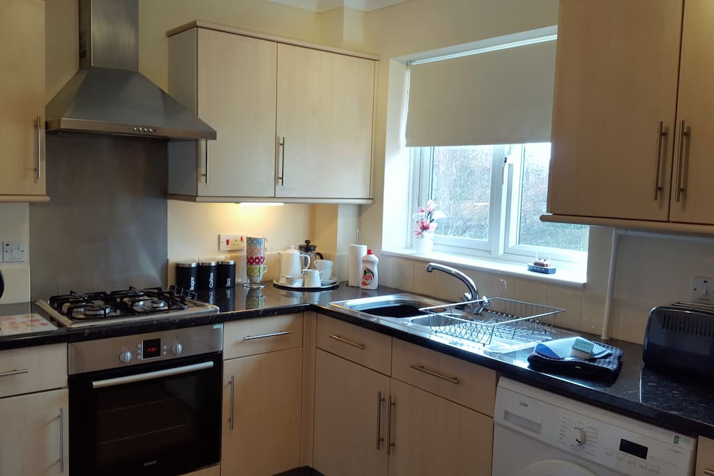 Fully Fitted Kitchen