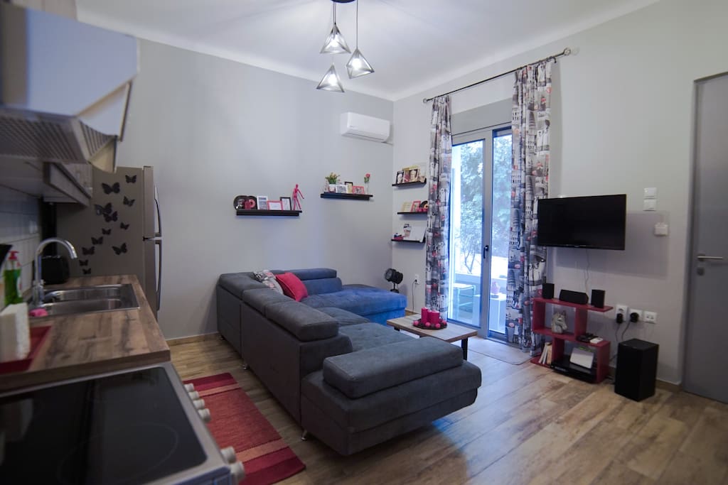 Living room & kitchen