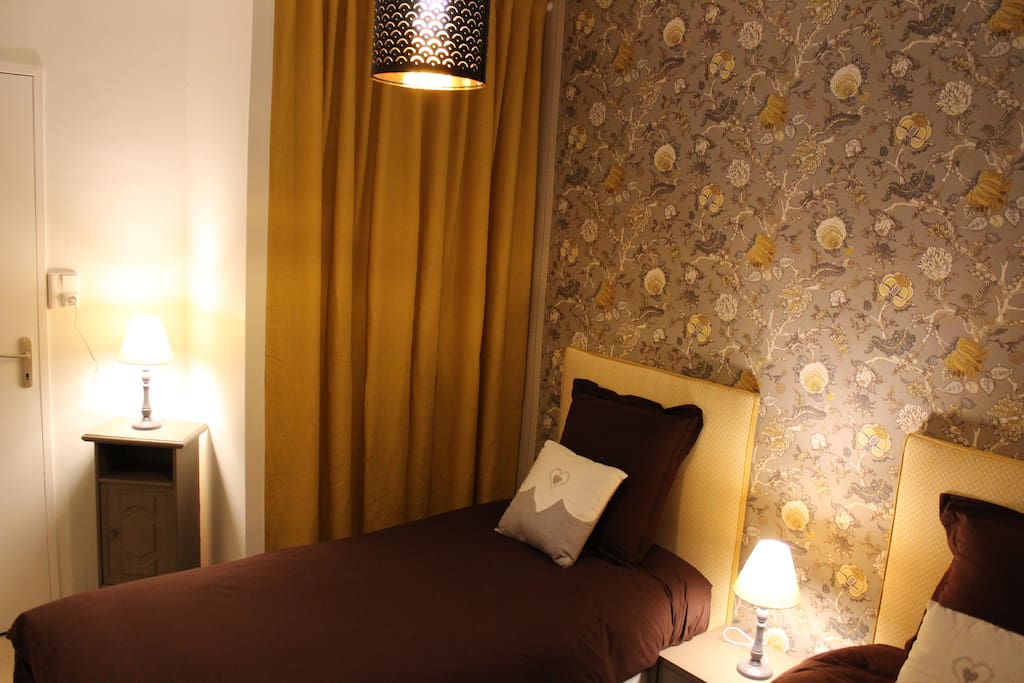 Chambre 2 avec 2 lits de 90x190