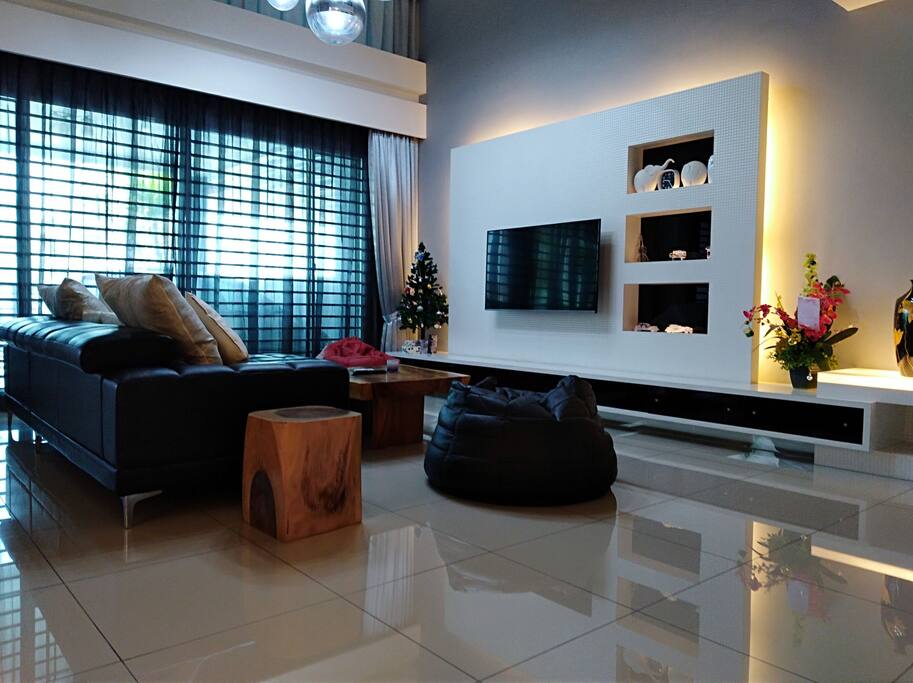 This is a show house bought from developer. The decorations are very artistic