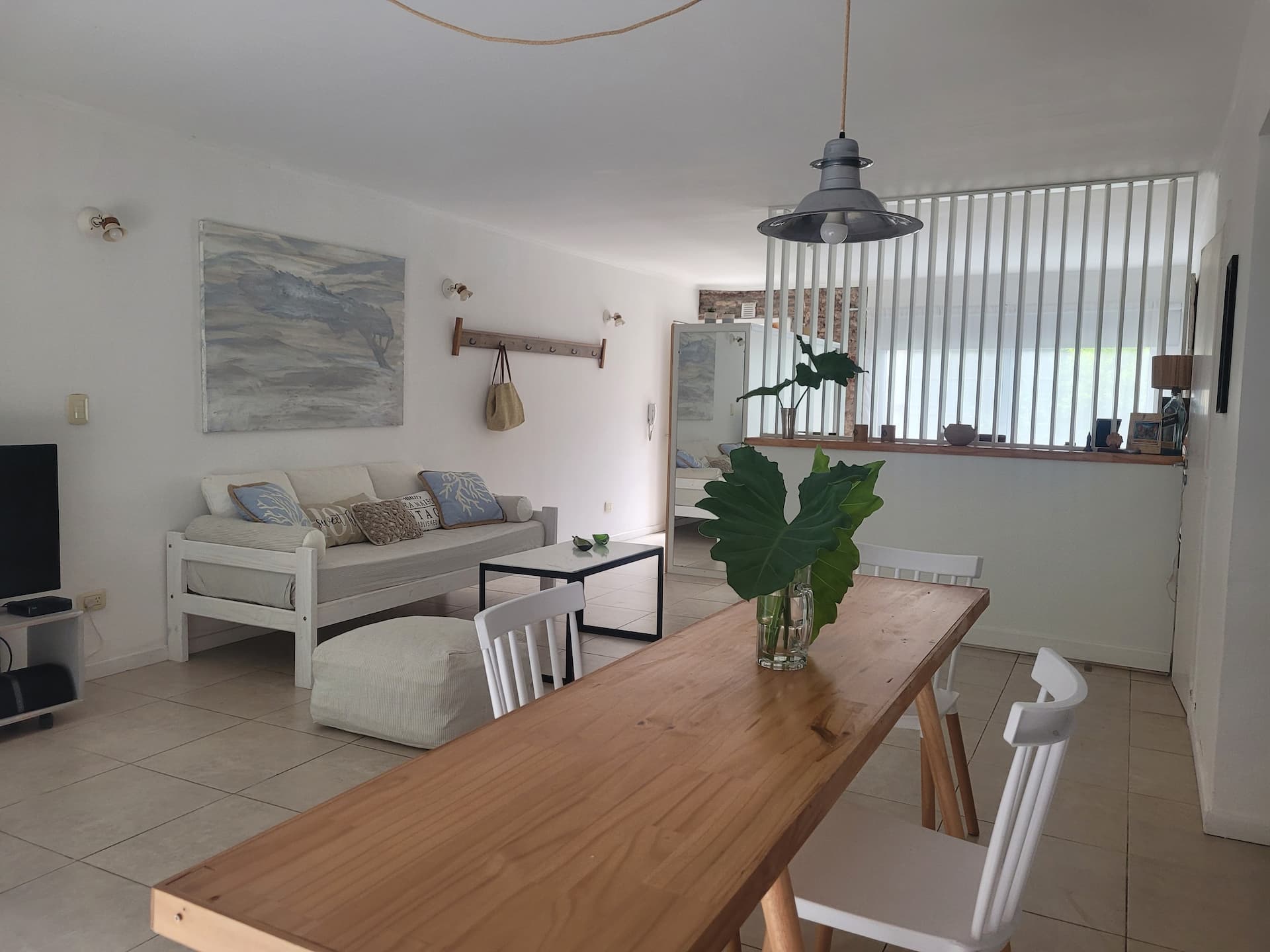 San Isidro apartment with electricity, air conditioning, and greenery