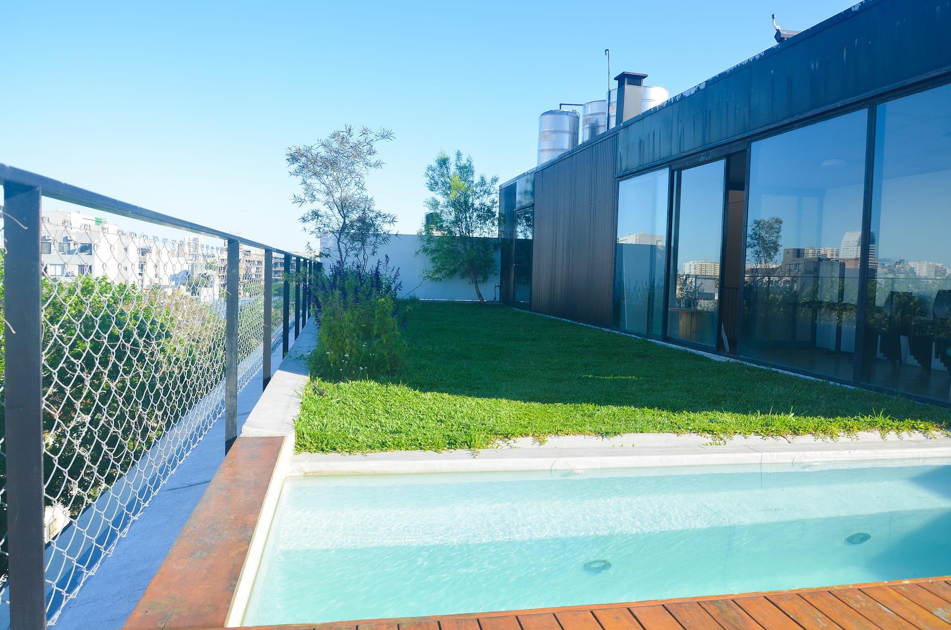Studio novo de 40 m² com varanda e terraço verde em Saavedra
