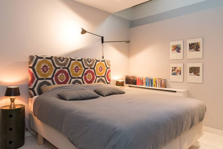 Beautiful house in popular ‘De Pijp’ area gallery image 2