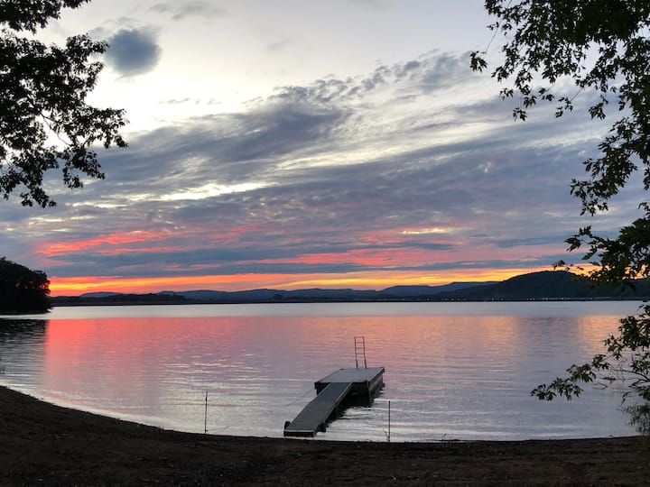 CNU 10 min-Sevierville 45 min.Private dock.Firepit