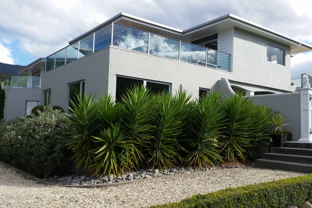 Lovely Modern home situated on a quiet back section.