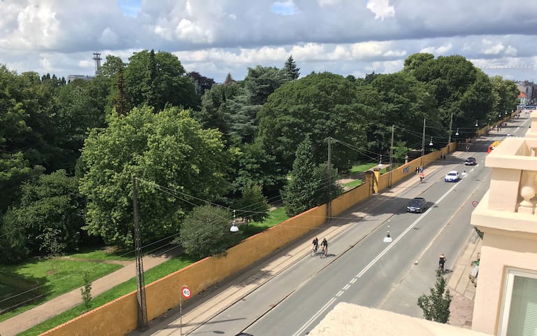 Spacious flat in the vibrant center of Cph