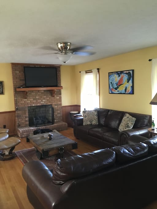Living Room with gas fireplace