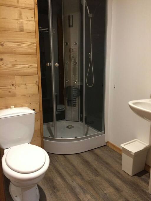 SALLE DE BAIN RDC