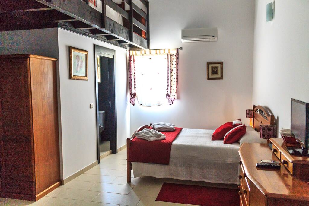 Vista geral quarto Rubi