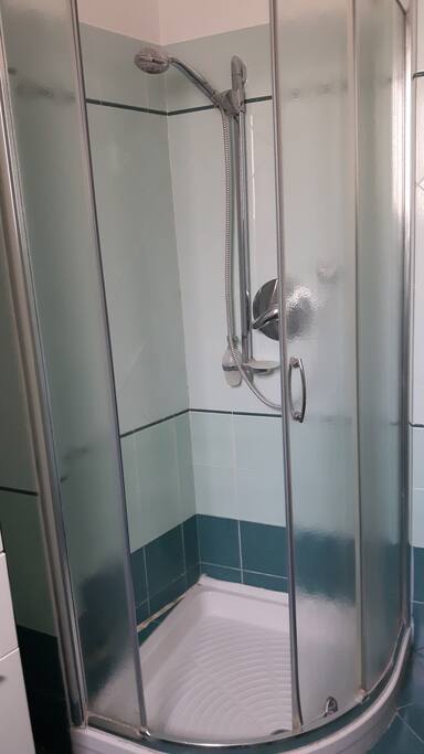 Cabina doccia ampia