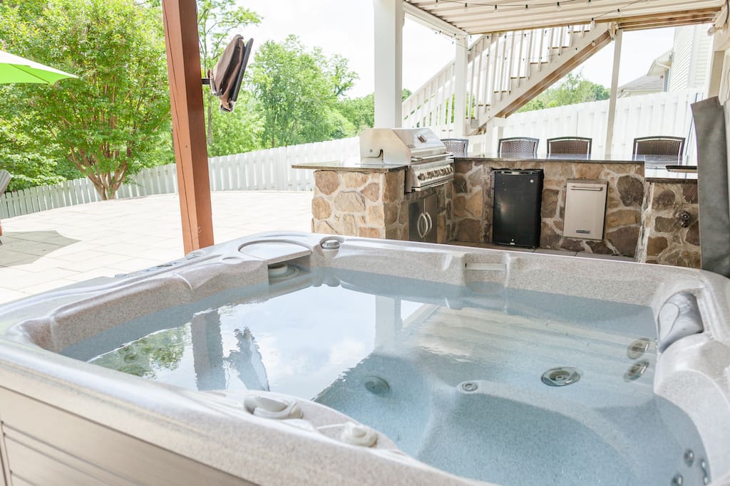 Private hot tub and outdoor television