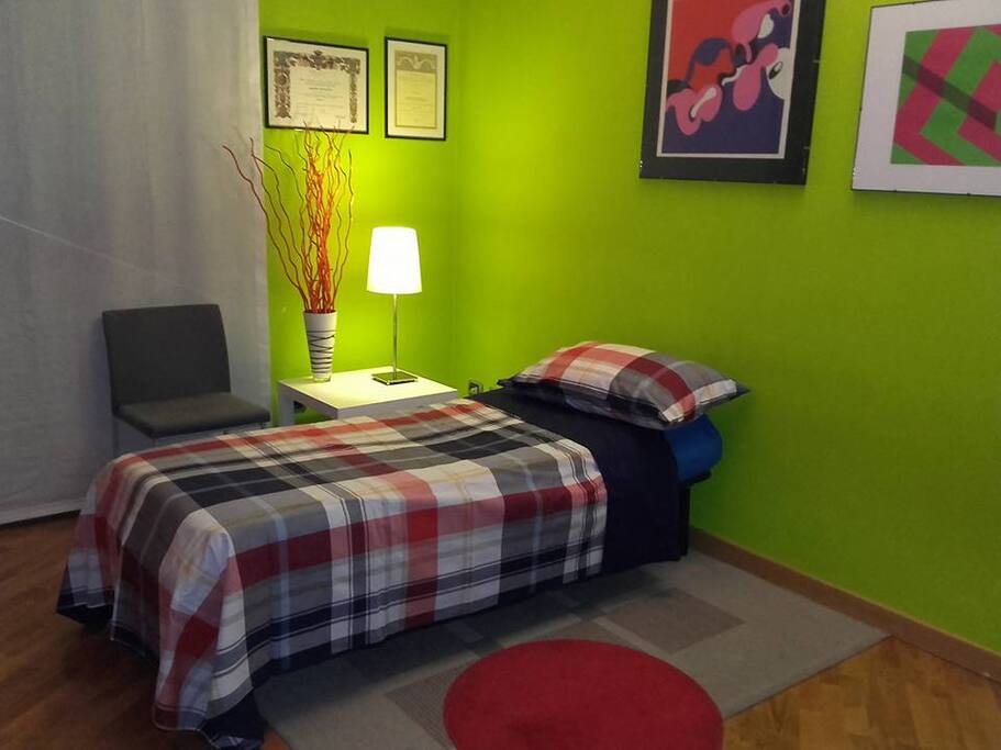 Camera con 2 letti singoli.Bedroom with 2 single beds.Yπνοδωματιο με 2 μονοκλινα κρεββατια