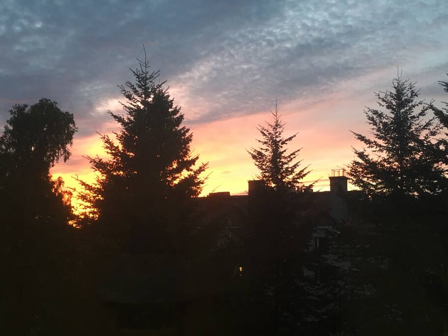 With windows headed both south and north, you'll get to enjoy sunshine during the day and with a little bit of luck you can watch the sunset on late summer nights from the kitchen.