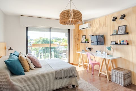 Charming Pocitos Studio with Garage