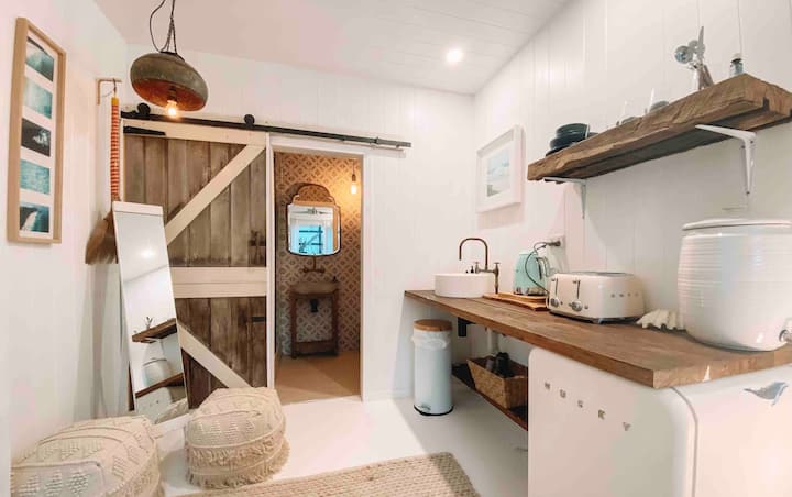 Cosy Cabin With Private Garden - Walk To Town - Byron Bay