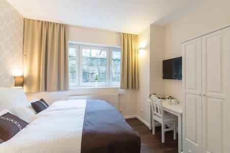 Kleines Zimmer im britischen Stil in Stadtnähe