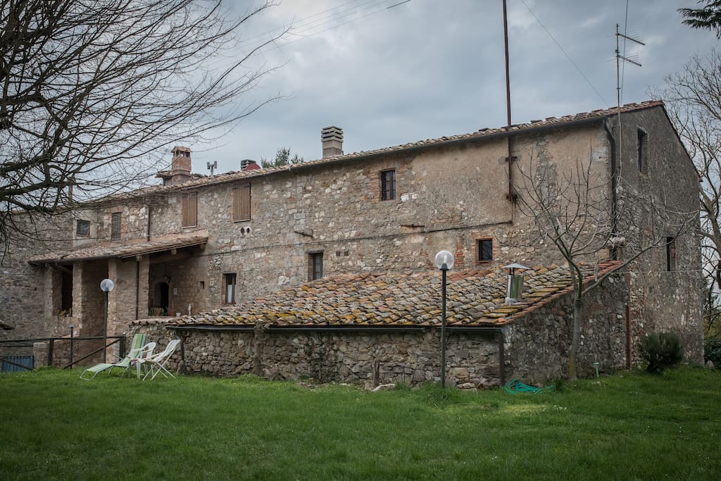 Il poggetto annesso al podere. The hillock annexed to the farmhouse.