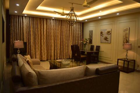 Luxury ground floor villa 15 minutes from Airport