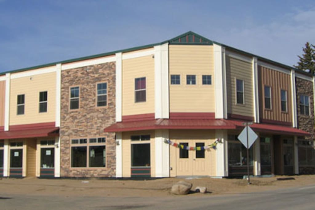 Front view of apt complex