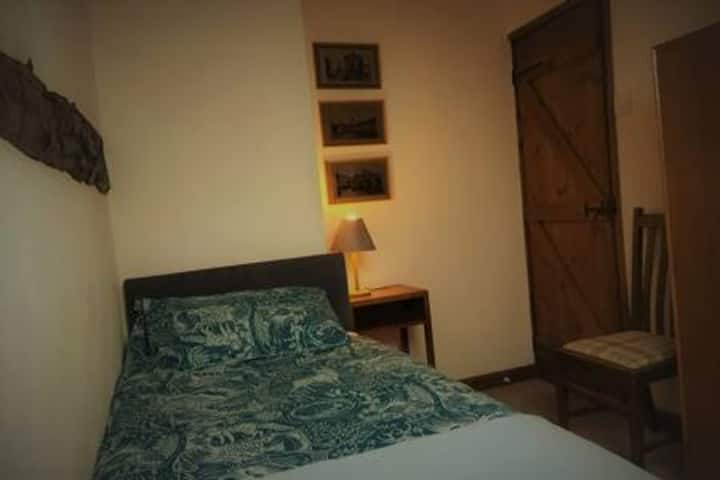 Jinney Ring's first single bedroom