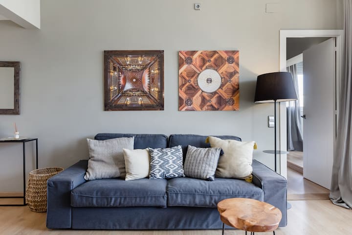 central 2 bed 5* APT with balcony