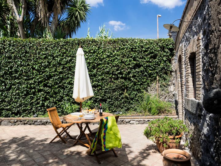 Casa Sasi A Villa Lionti Del 1700 Con Giardino - Sicily
