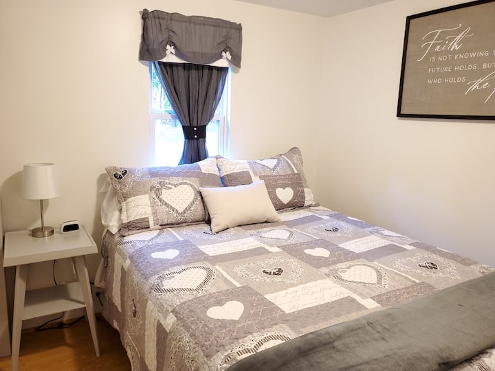 Druhá spálňa s manželskou posteľou Queen