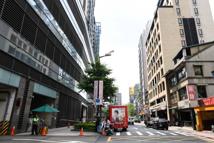 Deluxe Taipei 2BdBr #Taipei Station ~Min 1 Month gallery image 3