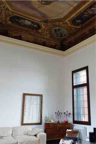 Charming Palazzo Mocenigo in the heart of Venice gallery image 3