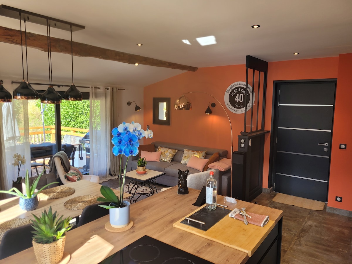 Leistungsstarkes Airbnb: giteduruisseau73, 80 m2, terrace, 2 rooms, garage in Bourg Saint Maurice