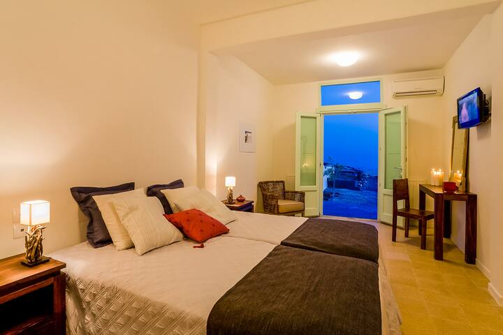 Blackrock Villa gallery image 4