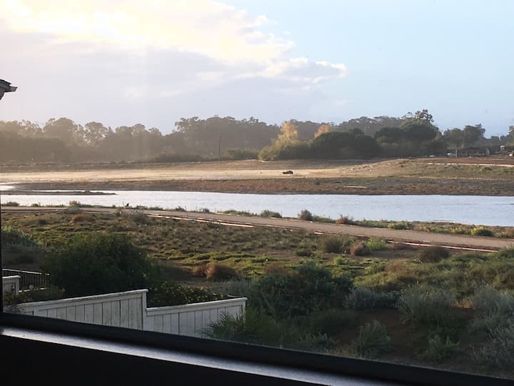 Sunny Condo Mit Blick Auf Das Wasser Auf Ellwood Preserve - Goleta, CA