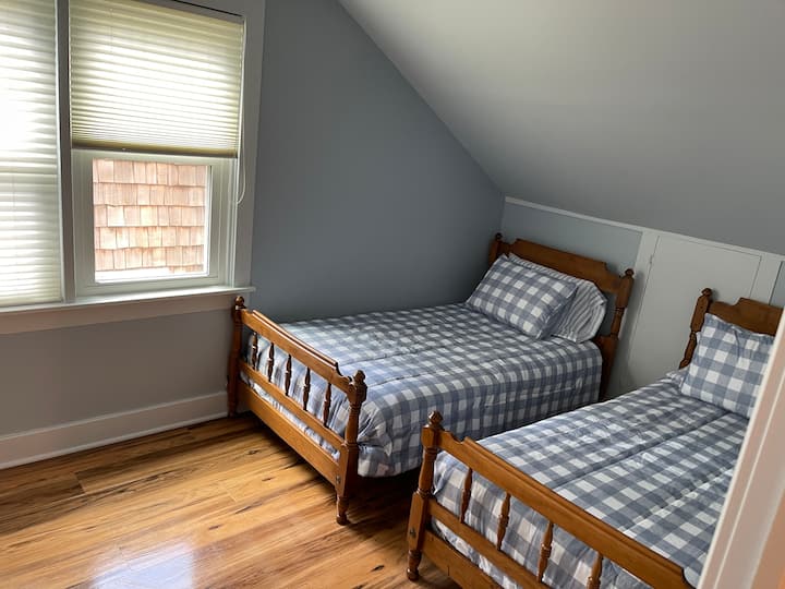 غرفة النوم الطابق الثاني