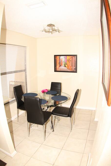 breakfast nook seats 4 and the dining table an extra 6