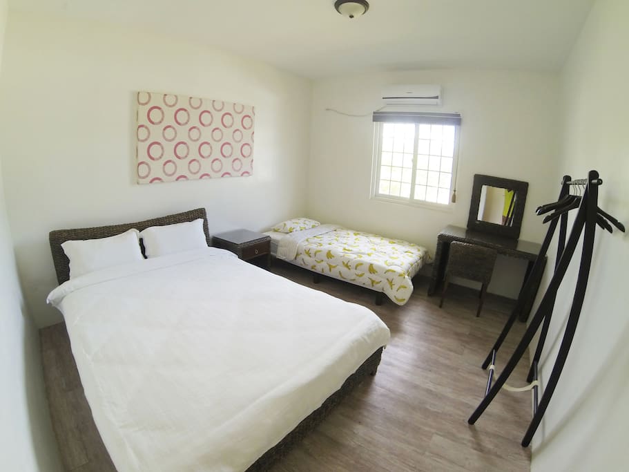 Queen bed & Single Bed