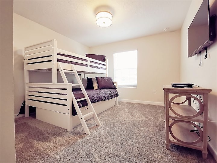 楼上双层床- 1号房