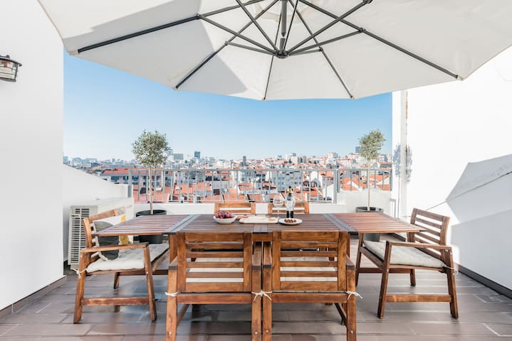 Revamped Penthouse with Panoramic View Terrace