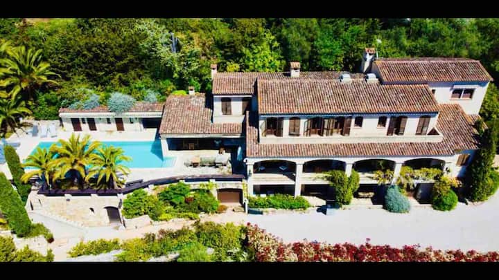 Villa Loucisa Nice 9 bedrooms sleeps 24 pool