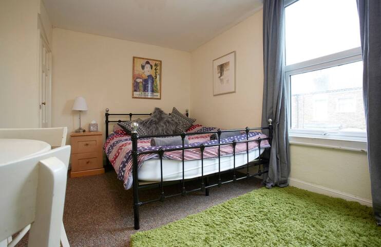 Funky ⭐️large⭐️central⭐️location⭐️near 🏥