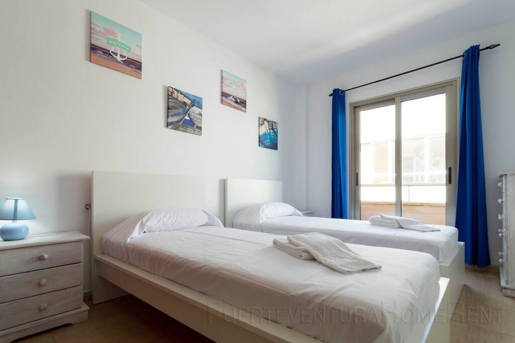 Twin bedroom